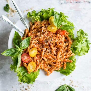 Bell pepper recipes in season: Roasted red pepper and tomato pasta by Lauren Caris Cooks