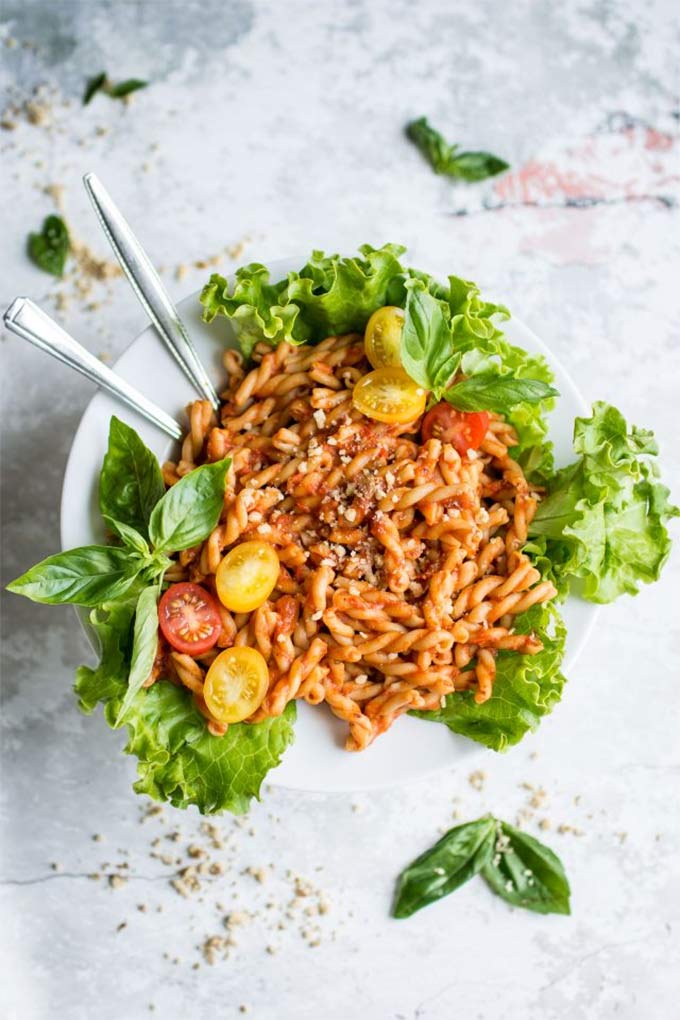 Bell pepper recipes in season: Roasted red pepper and tomato pasta by Lauren Caris Cooks