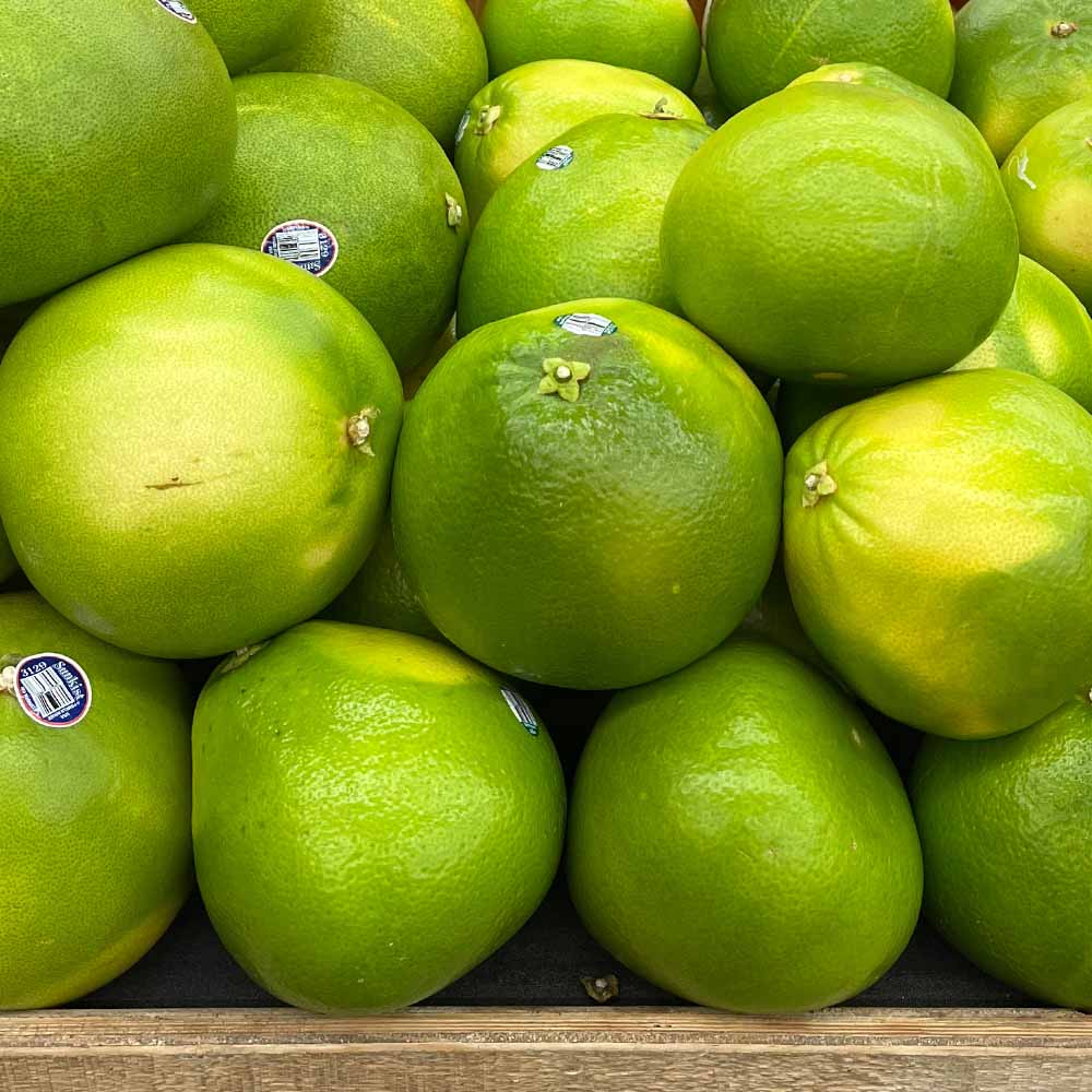 Melogold grapefruit-pomelo variety display in a grocery store