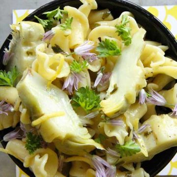 Pasta with artichokes and herbs