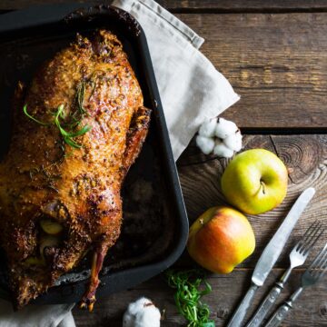 Roasted chicken and apples