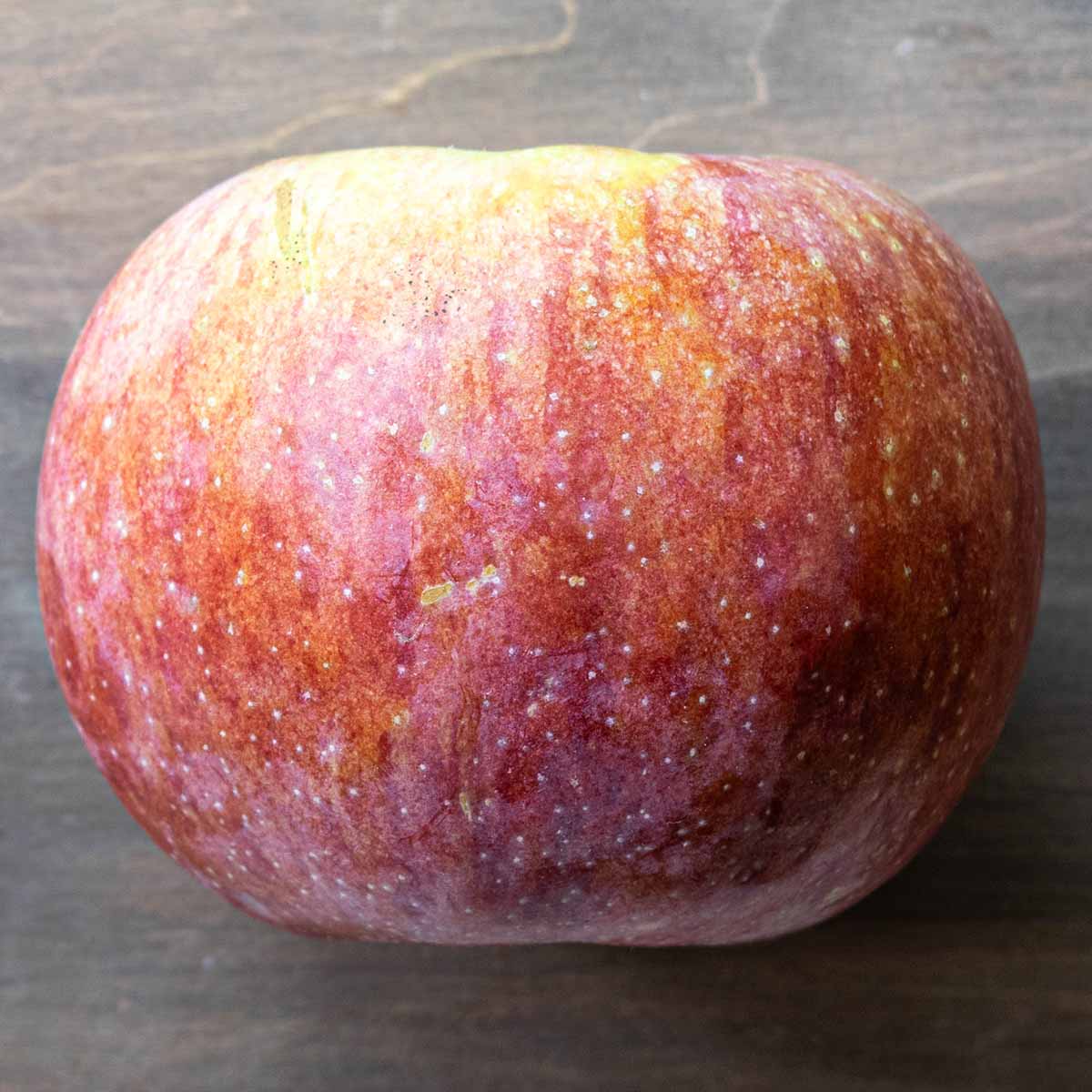A Cortland apple.