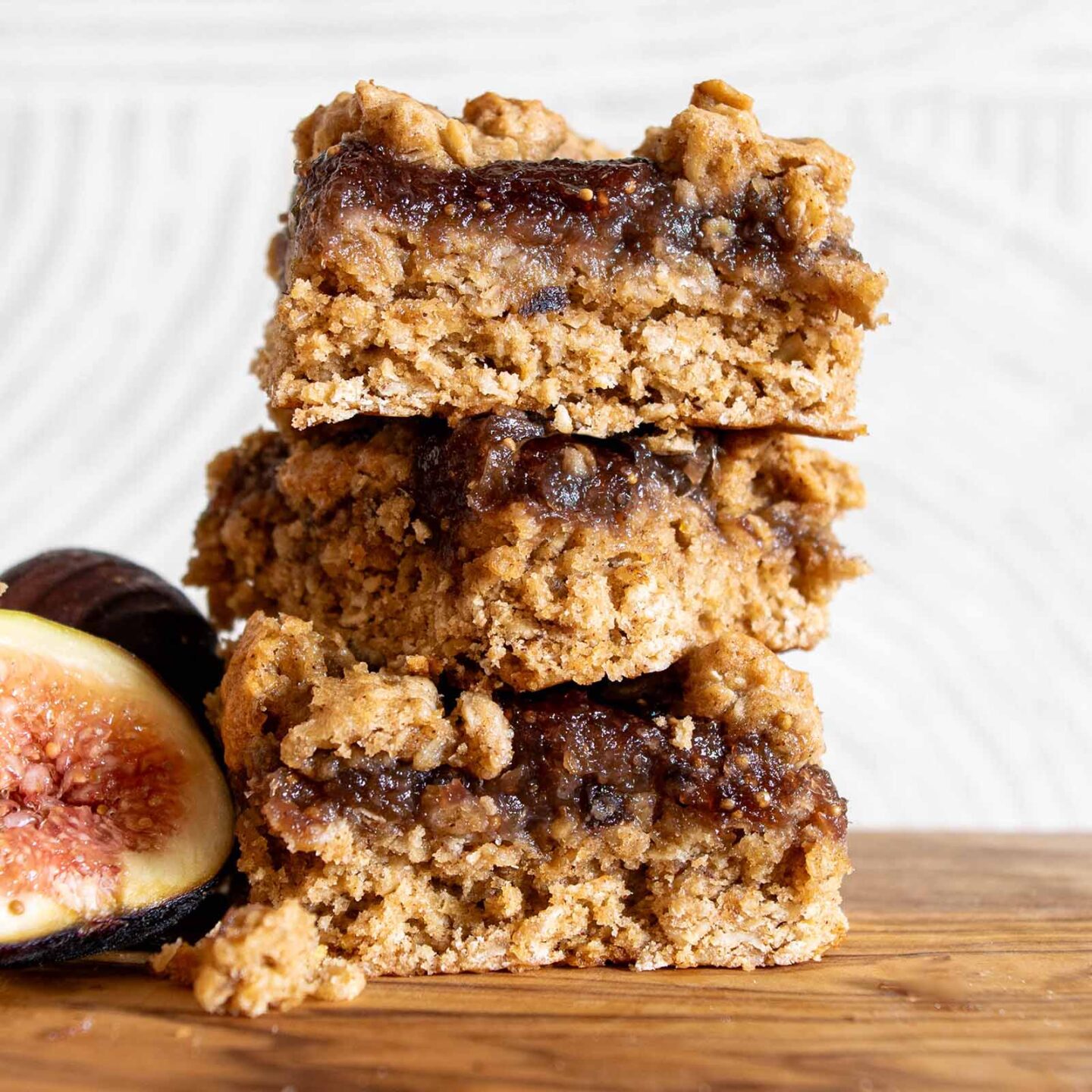 Homemade oatmeal fig bars with fresh figs