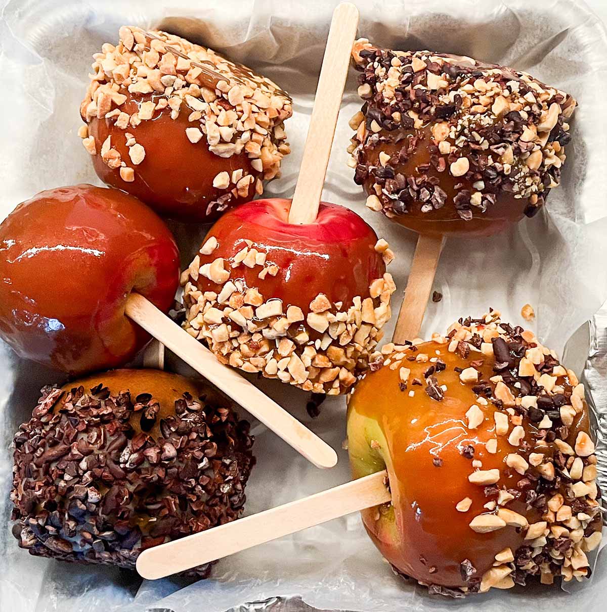 Easy Caramel Apples – Sugar Geek Show