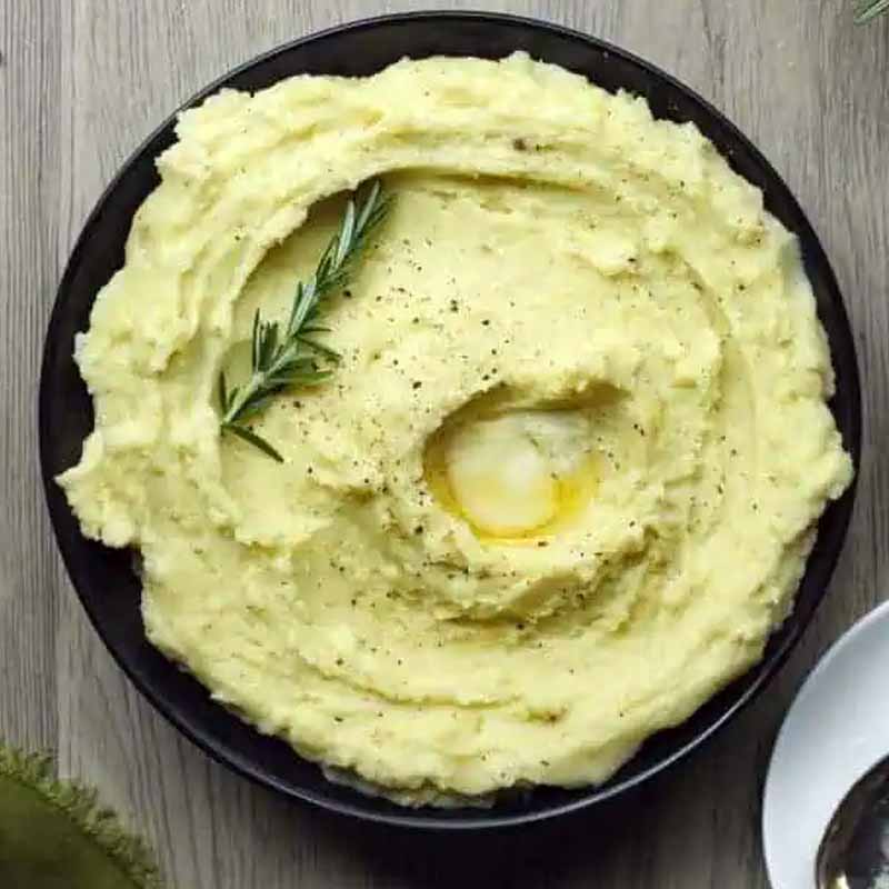 Rosemary garlic mashed yukon gold potatoes by Heavenly Spiced