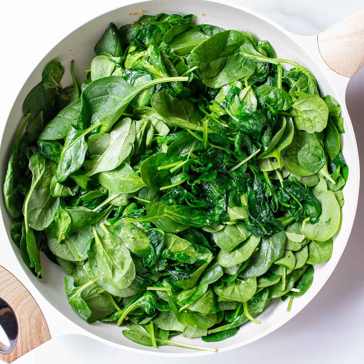 Spinach begins to wilt after 2 minutes.